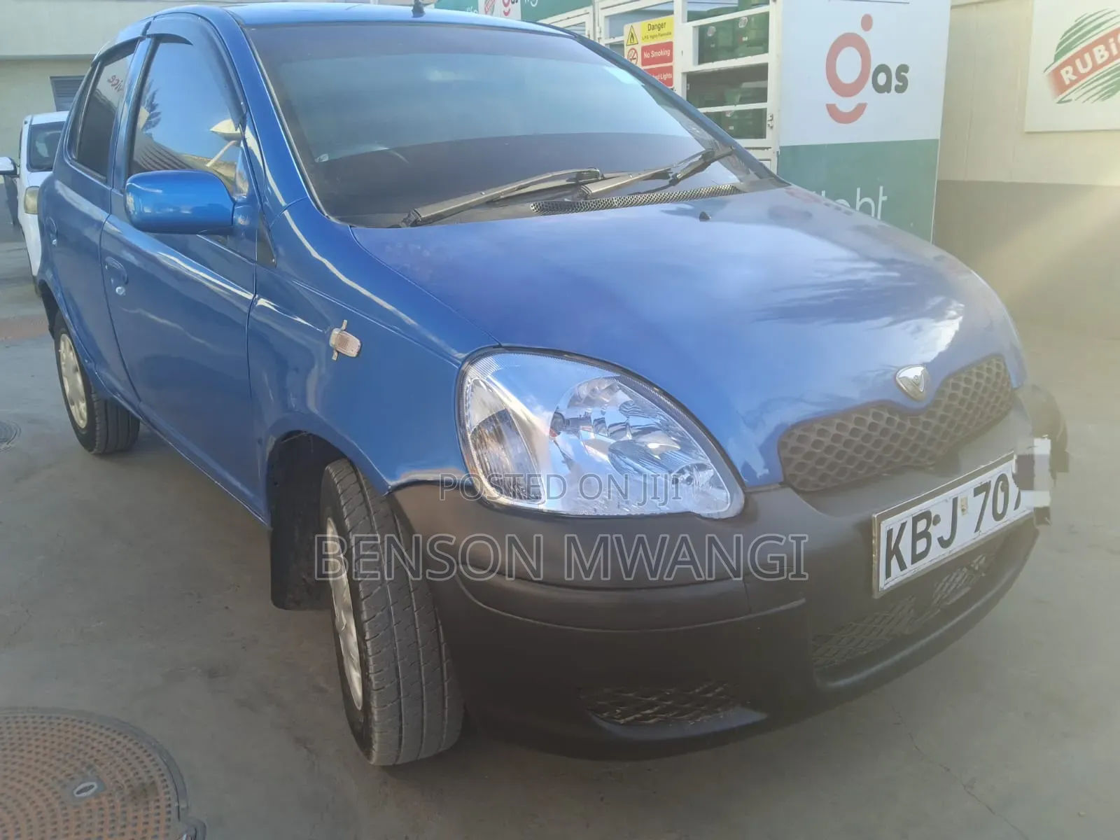 Toyota Vitz 2004 Blue
