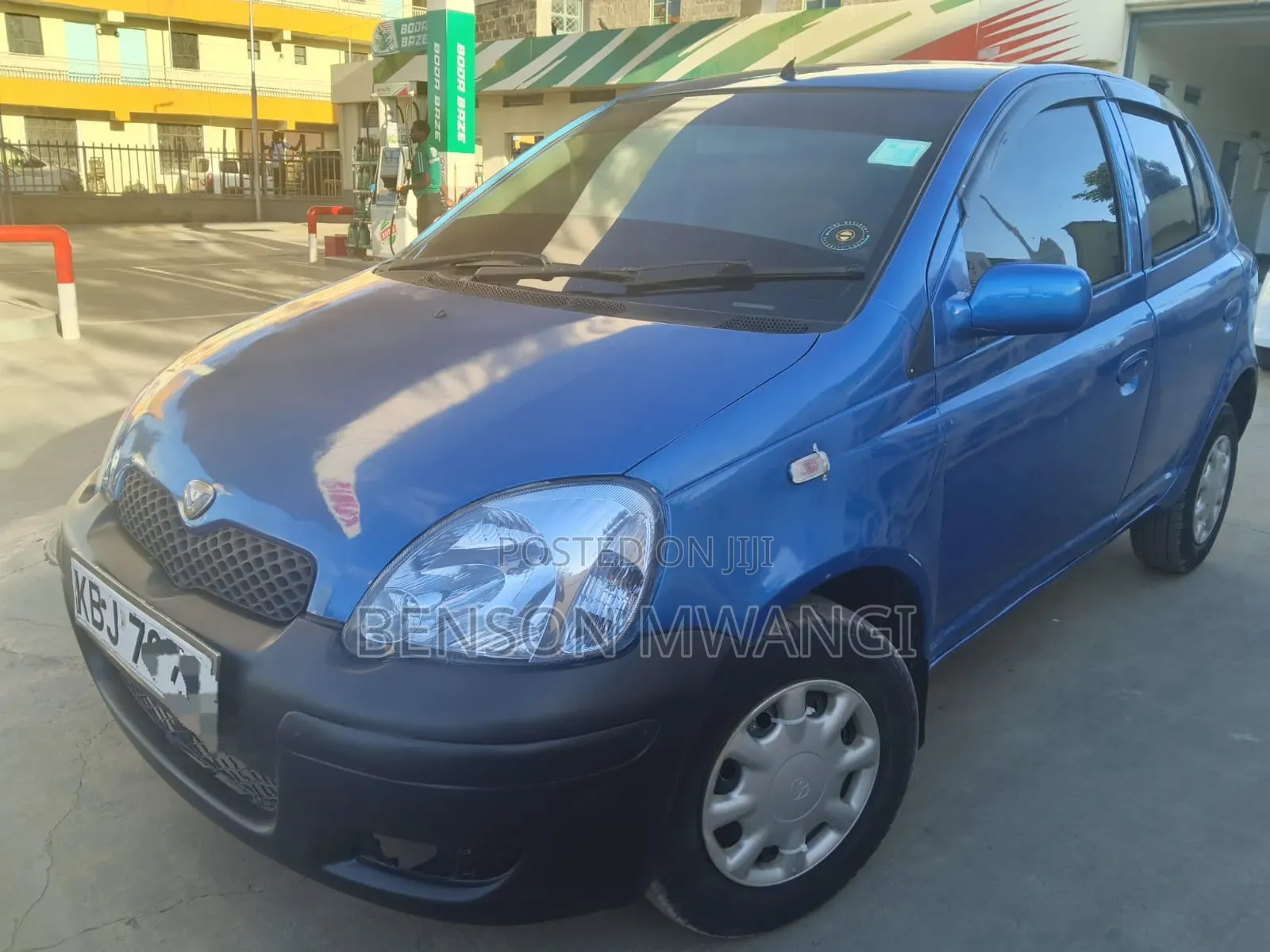 Toyota Vitz 2004 Blue