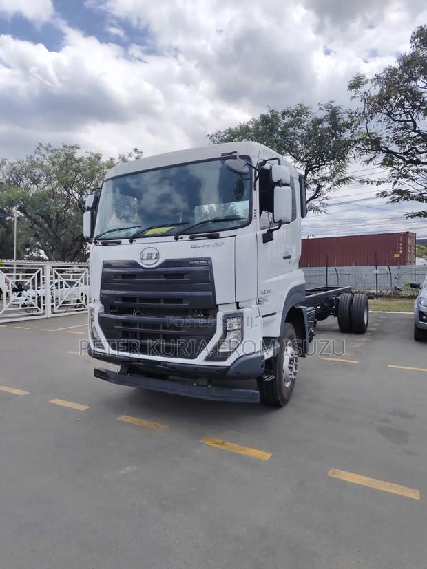New UD Quester Truck 2026 White - thumbnail 3