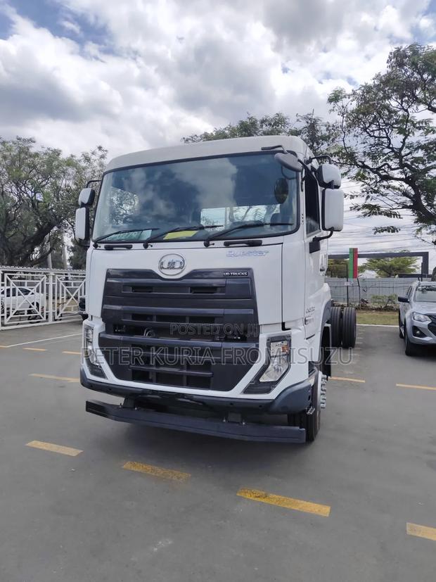 New UD Quester Truck 2026 White - thumbnail 4