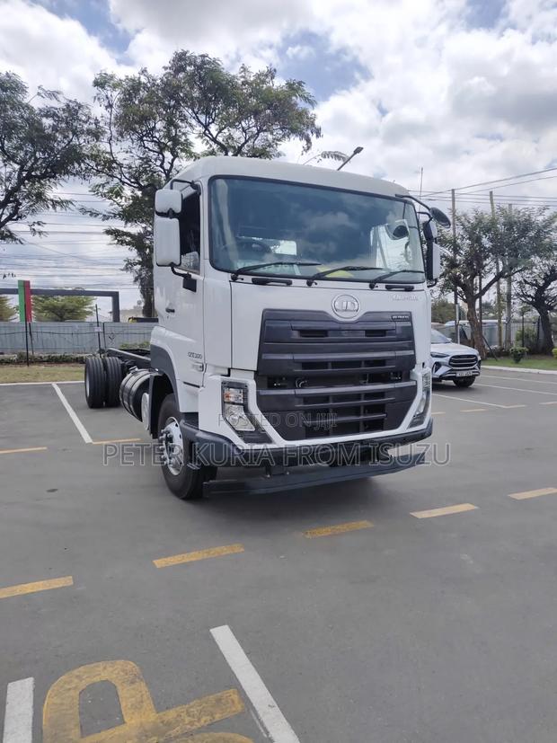 New UD Quester Truck 2026 White - thumbnail 6