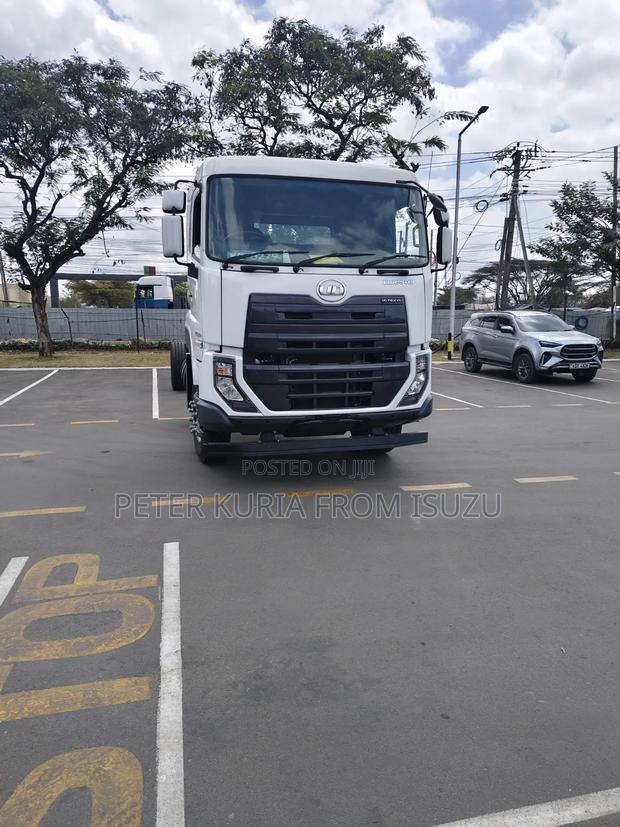 New UD Quester Truck 2026 White - thumbnail 9