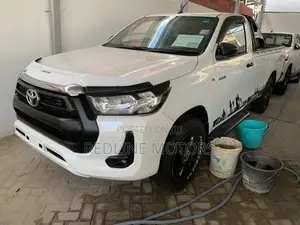 Toyota Hilux Revo Single Cab Deisel 2.4 RWD 2019 Off white