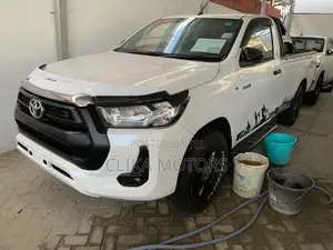 Toyota Hilux Revo Single Cab Deisel 2.4 RWD 2019 Off white