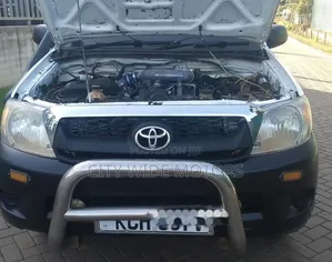 Toyota Hilux 2013 White