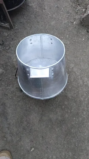 Metallic Pots