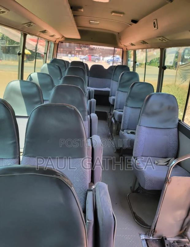 Toyota Coaster 2011 Silver - thumbnail 4