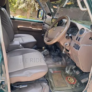 Toyota Land Cruiser 79 Series 2014 Green