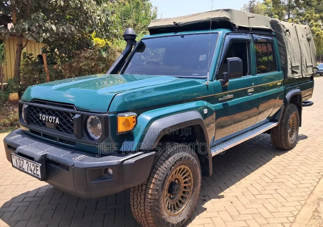 Toyota Land Cruiser 79 Series 2014 Green