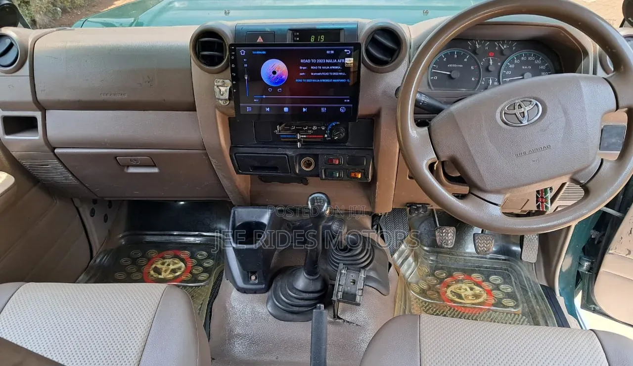 Toyota Land Cruiser 79 Series 2014 Green