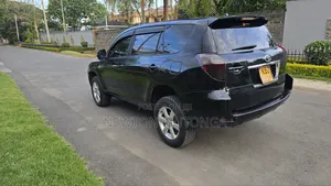 Toyota Vanguard 2010 Black