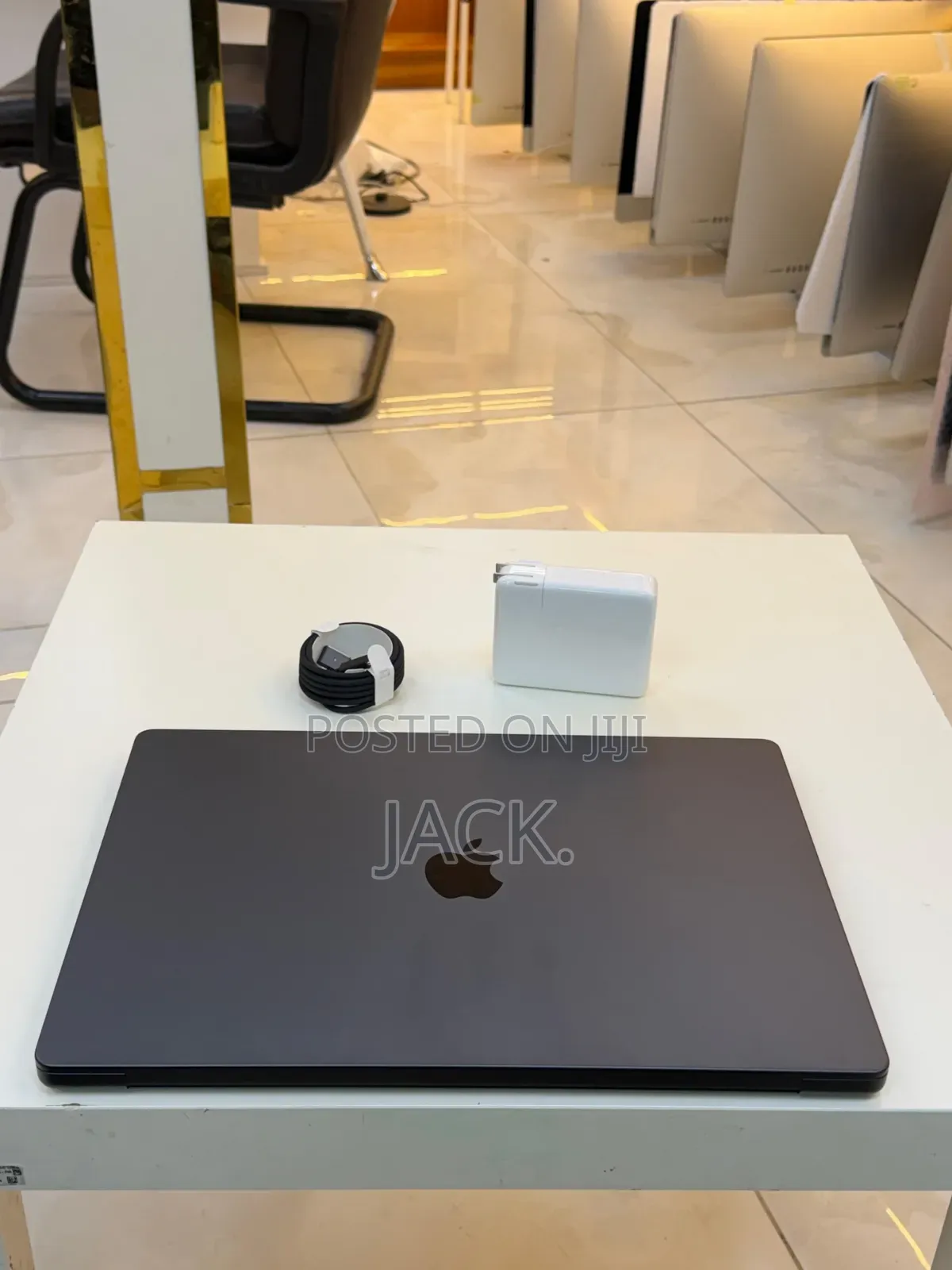 Laptop Apple MacBook Pro 2023 M3 Pro 18GB Apple M3 Pro SSD 512GB