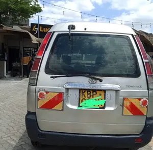 Toyota Noah 2006 Silver