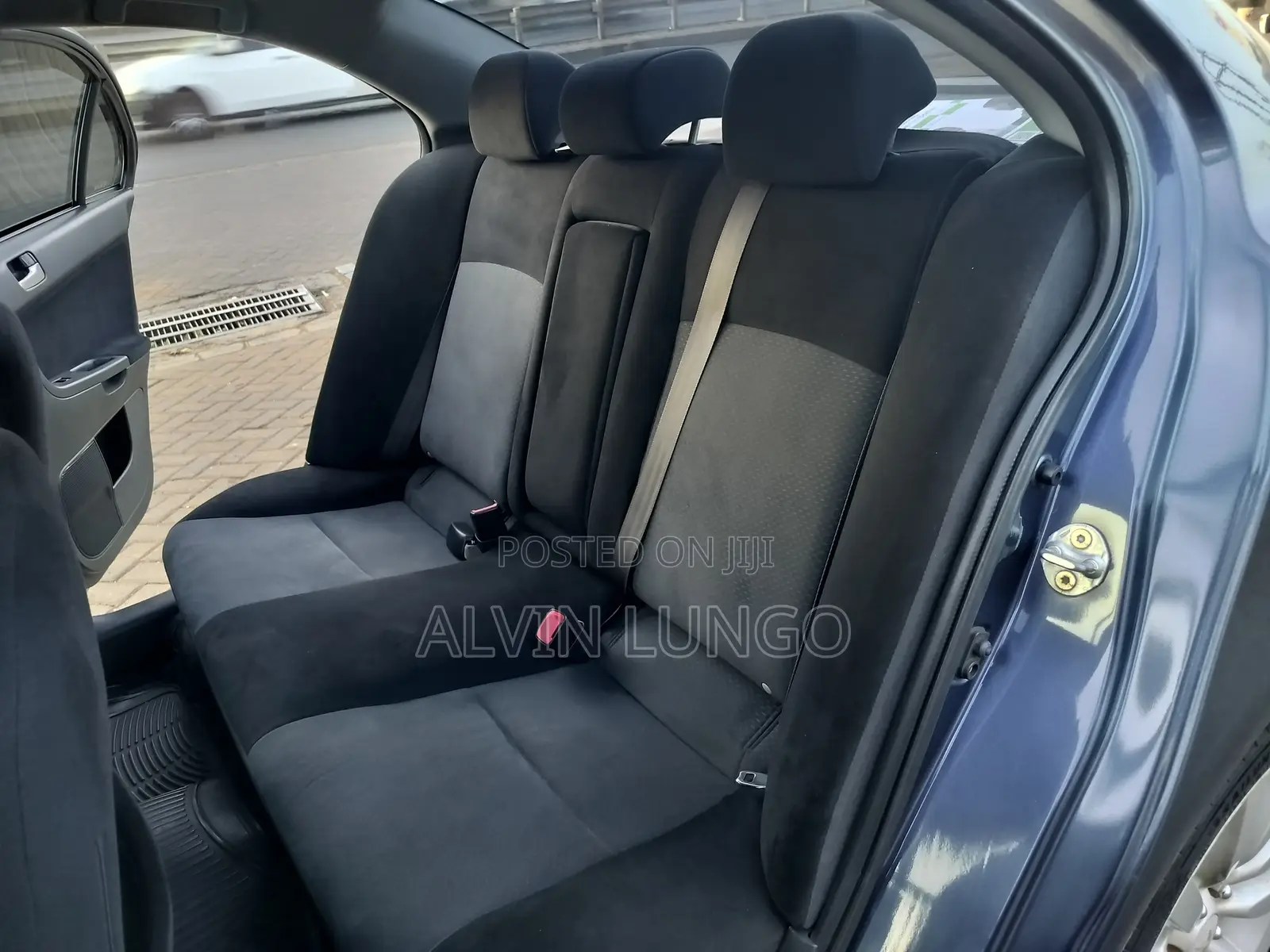 Mitsubishi Galant 2010 Blue