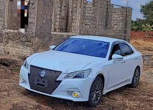 Toyota Crown 2013 White