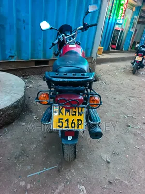 Bajaj Boxer 125 2025 Red