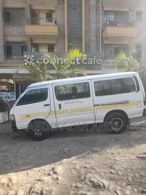 Toyota HiAce 2002 White