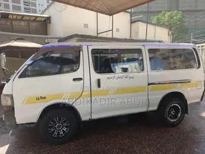 Toyota HiAce 2002 White
