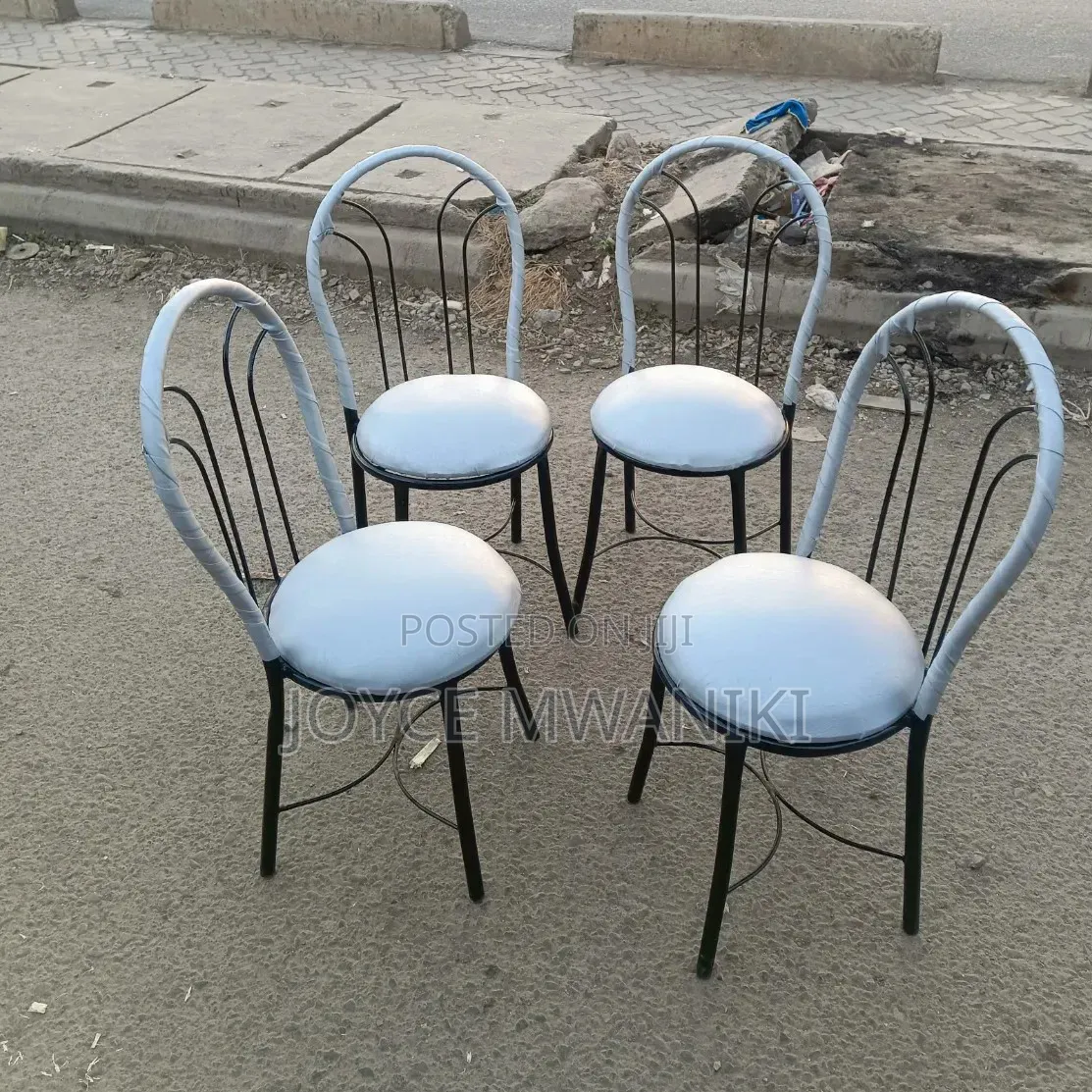 Simple Classy Restaurant Chairs, Silver