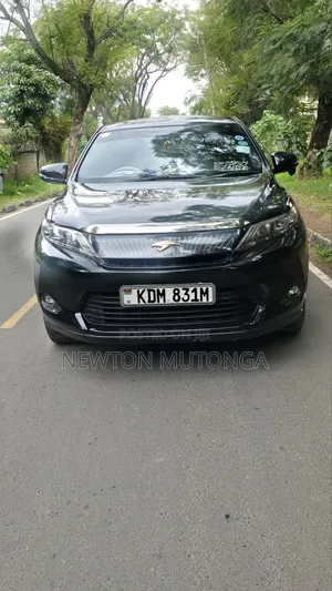 Toyota Harrier 2.0 4WD 2017 Black