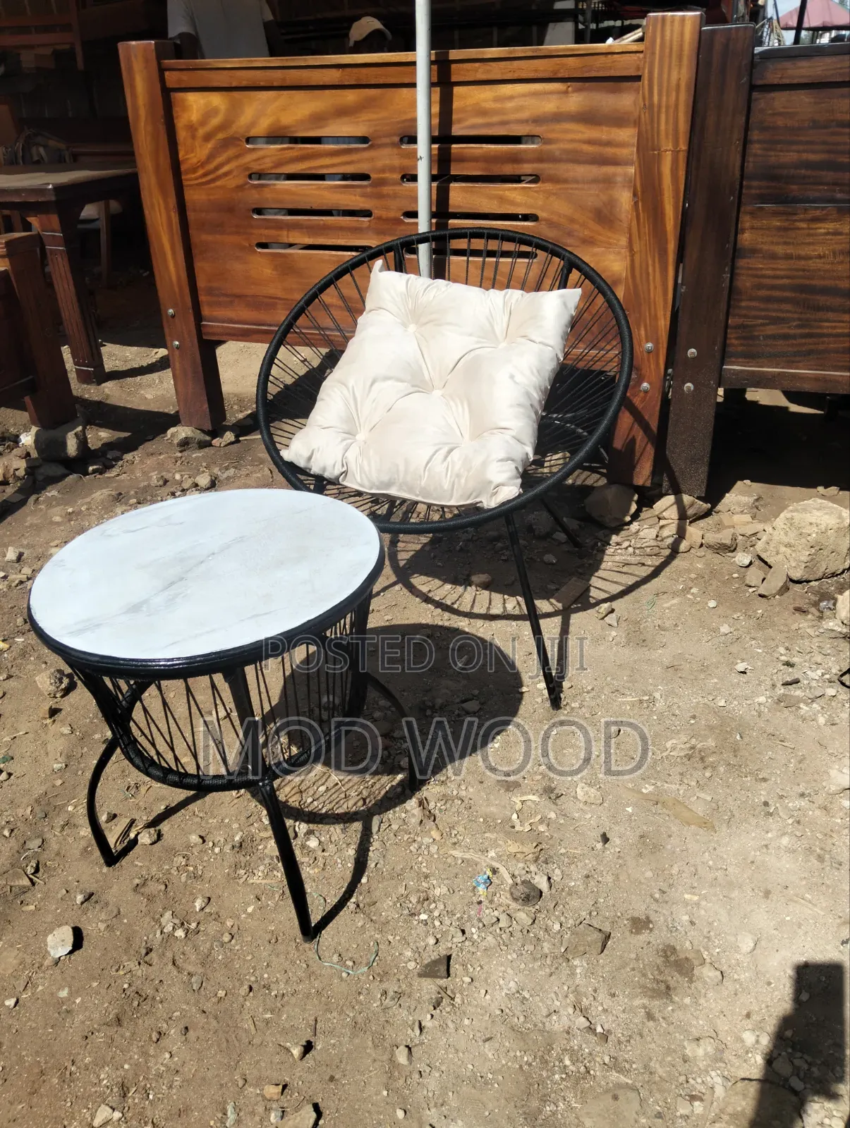 Modern Round Accent Table and Lounge Chair Set