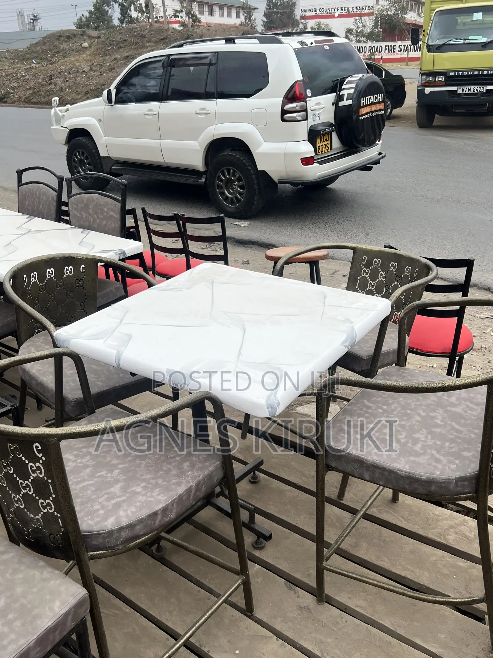 Restaurant Seat and Table
