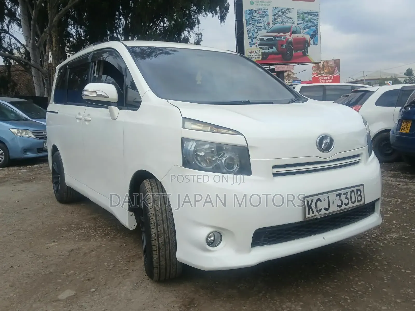 Toyota Voxy V 2WD 8-Seater 2009 Pearl