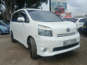 Toyota Voxy V 2WD 8-Seater 2009 Pearl