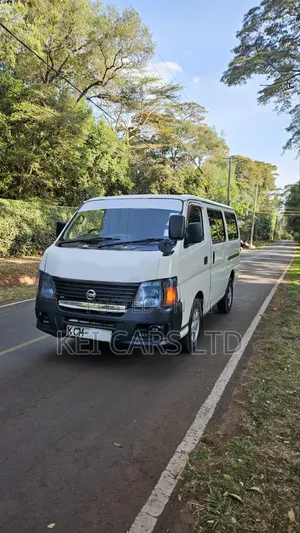 Nissan Caravan (Urvan) 2011 White