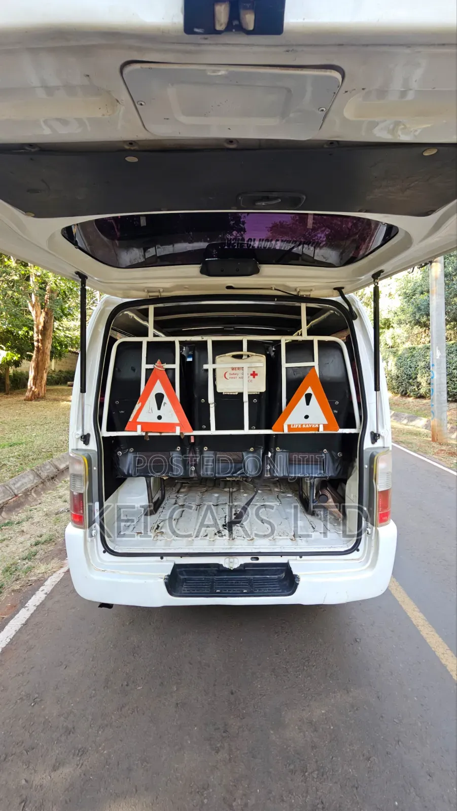 Nissan Caravan (Urvan) 2011 White