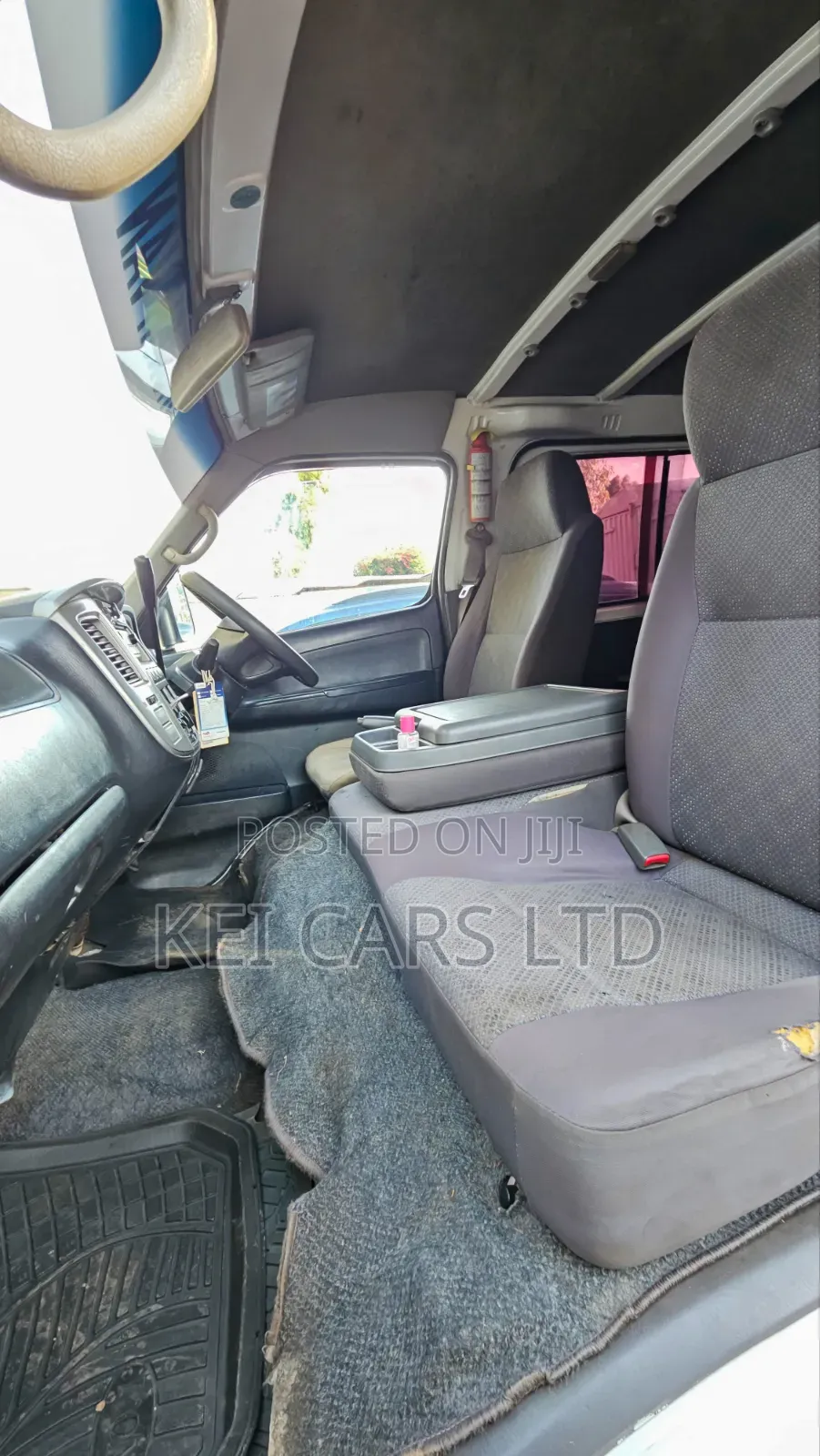 Nissan Caravan (Urvan) 2011 White