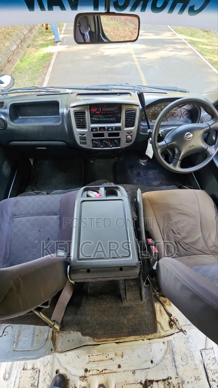 Nissan Caravan (Urvan) 2011 White