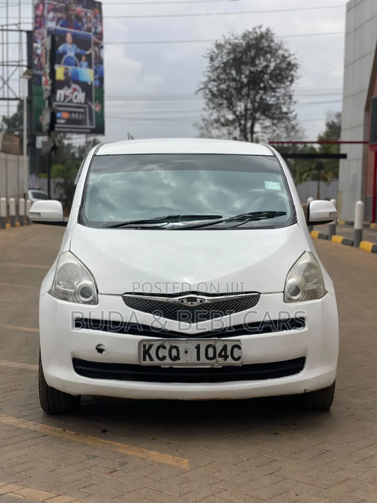Toyota Ractis 2011 White