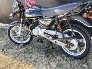New Bajaj Boxer 125 2024 Black