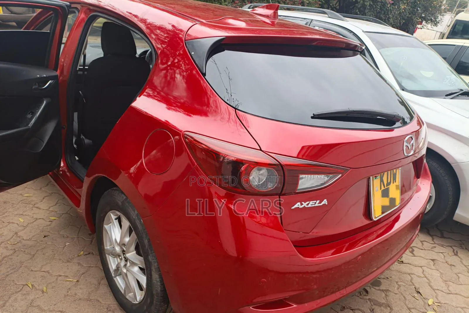 Mazda Axela 2015 Red