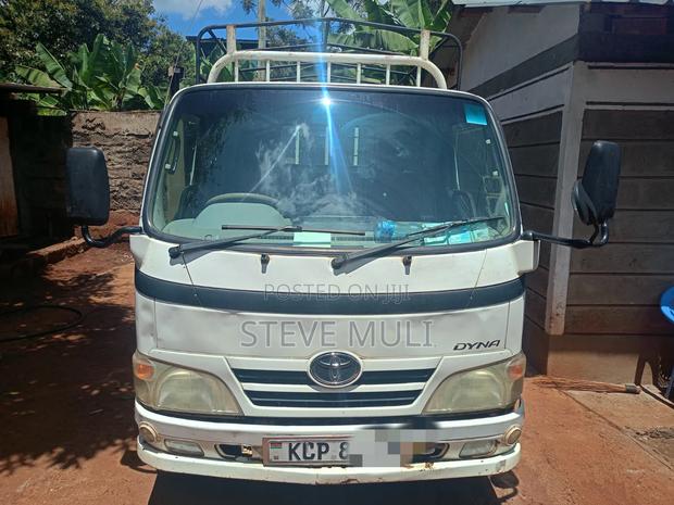 Toyota Dyna - main view