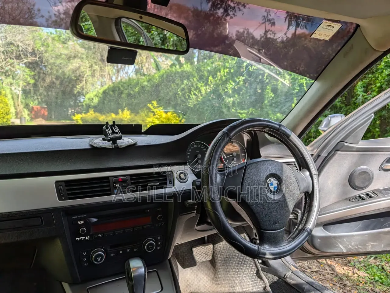BMW 320i 2008 Gray