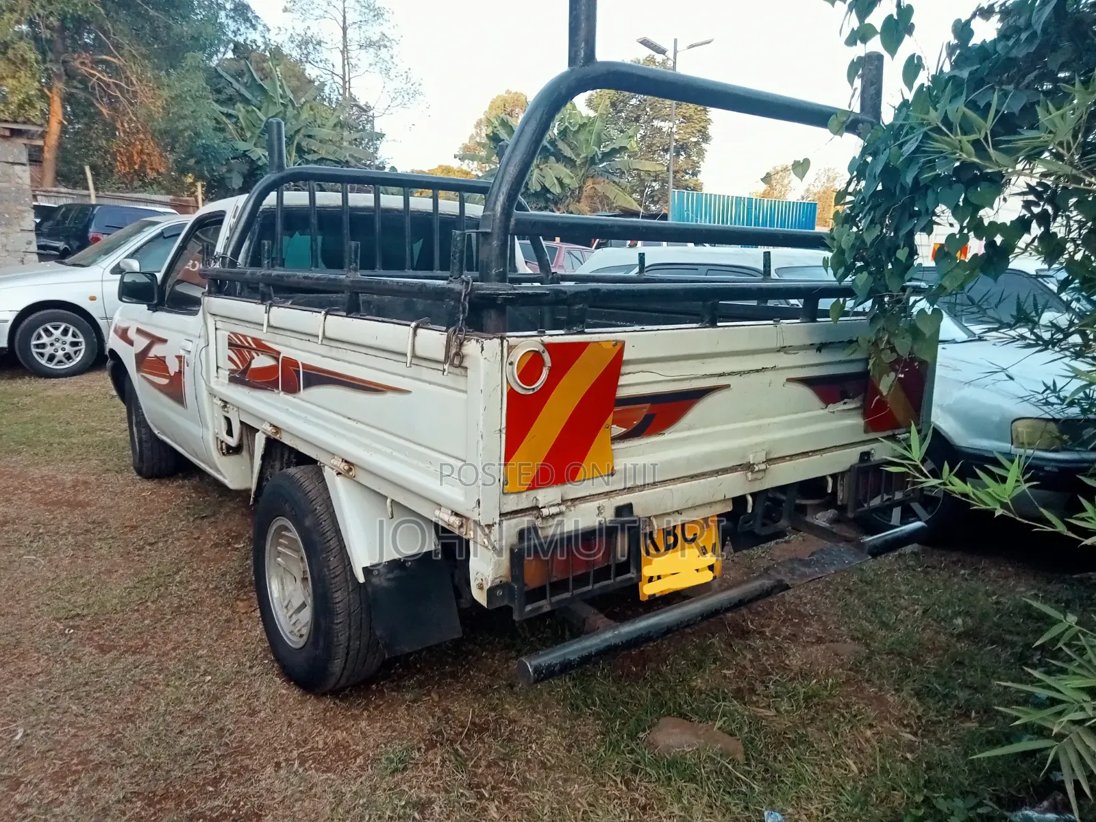 Nissan Hardbody 2004 White