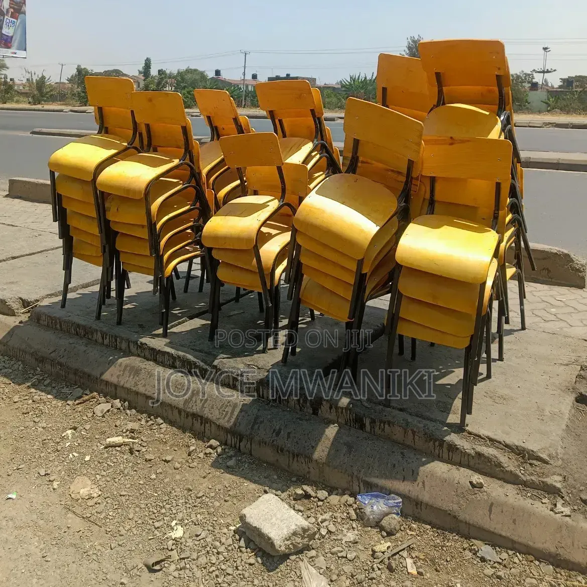 Metal Frame School Chairs Polished With Varnish