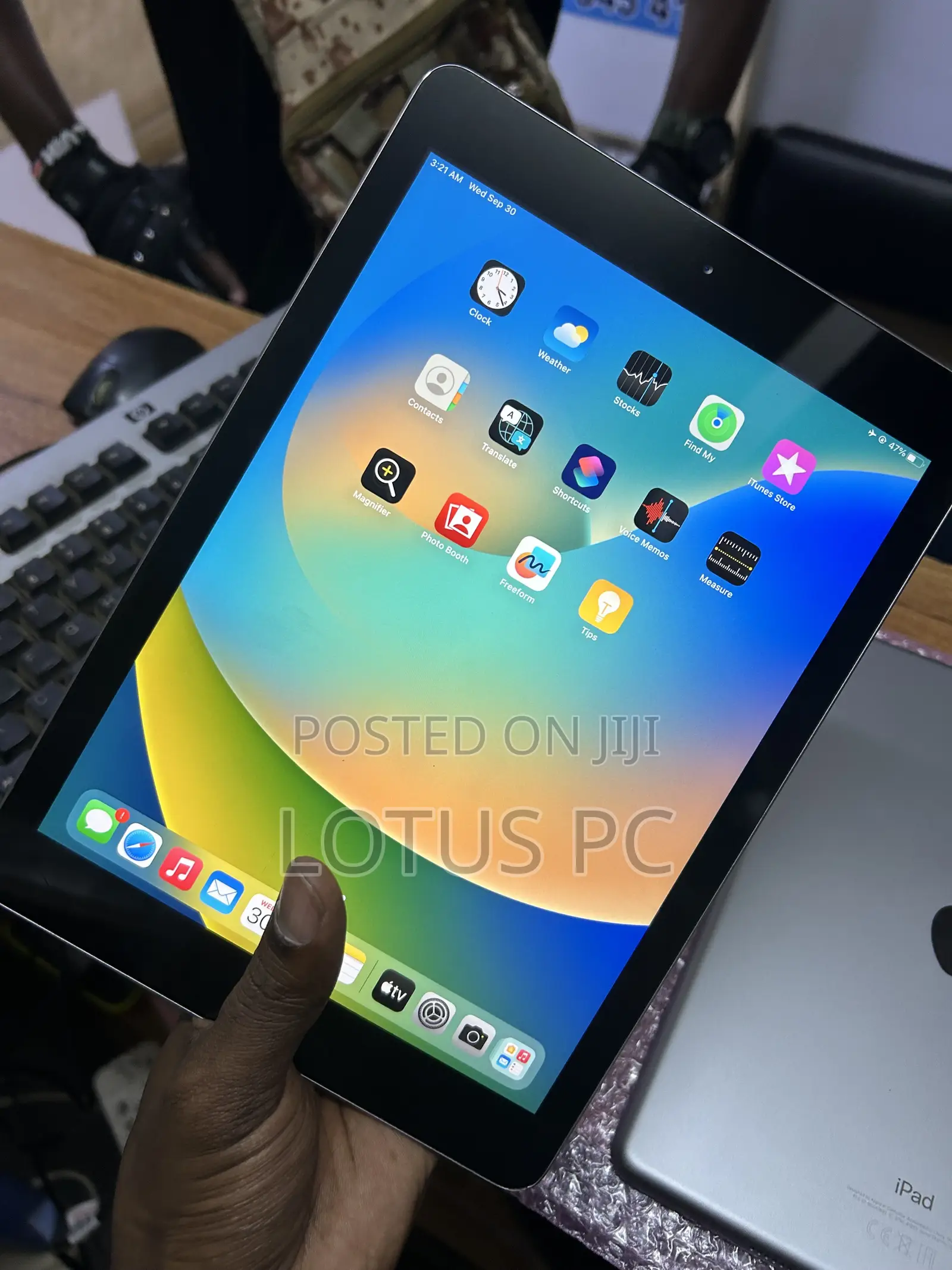 Apple iPad 9.7 128 GB Gray