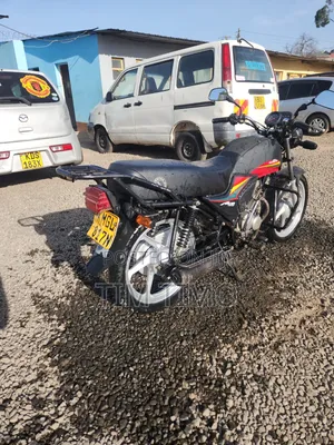 Honda CB 2025 Red