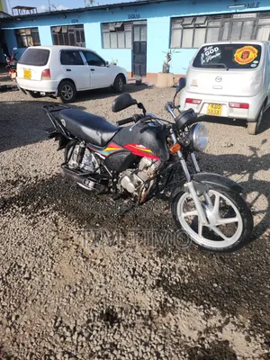 Honda CB 2025 Red
