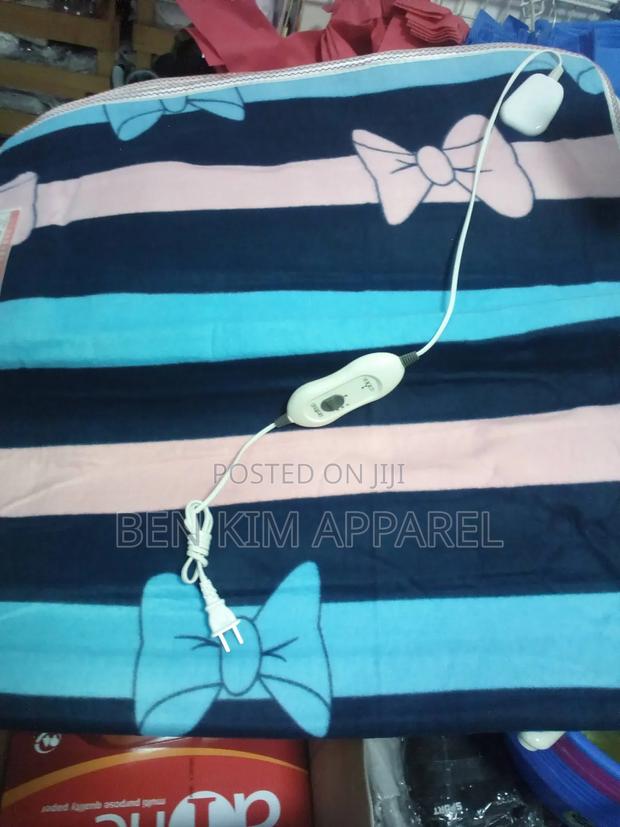 70cms by 150cms Electric Heated Blankets - thumbnail 3