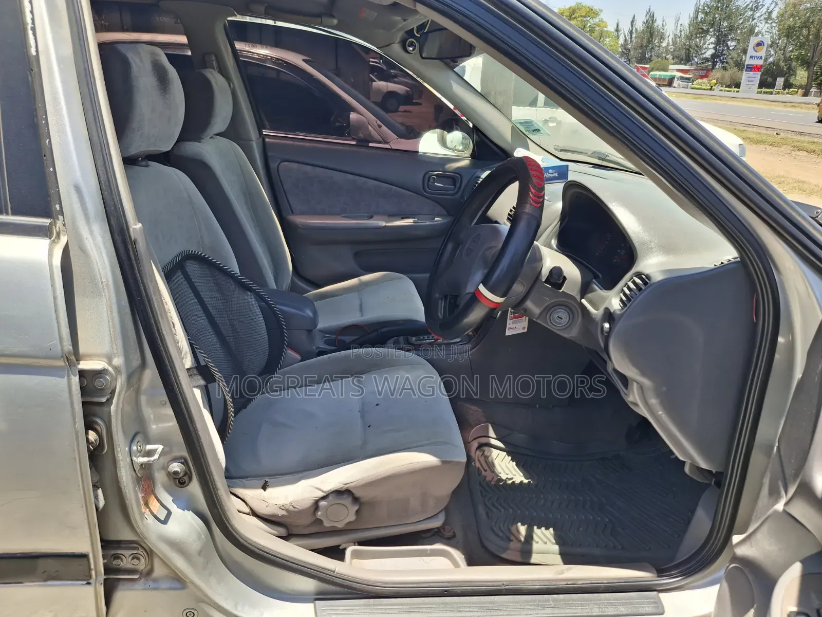 Nissan Sunny 2002 Silver