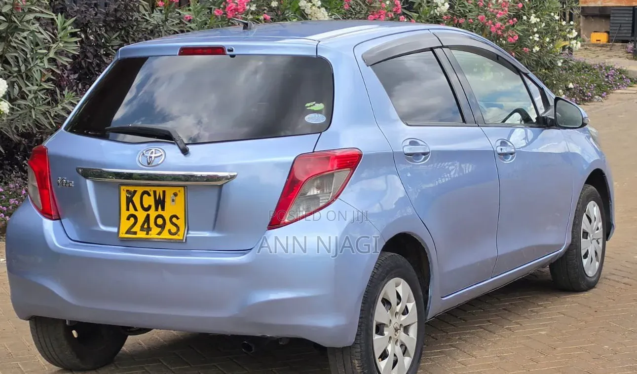 Toyota Vitz 2013 Blue