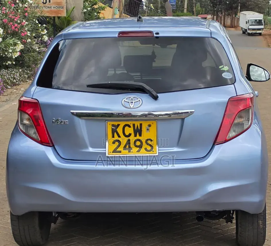 Toyota Vitz 2013 Blue