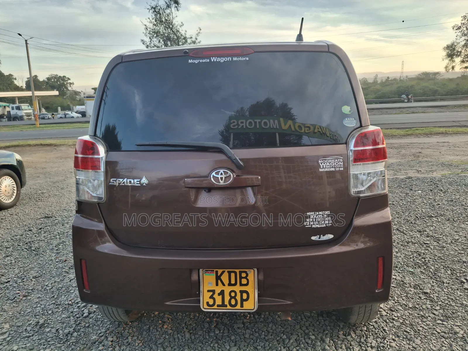 Toyota Spade 2013 Brown