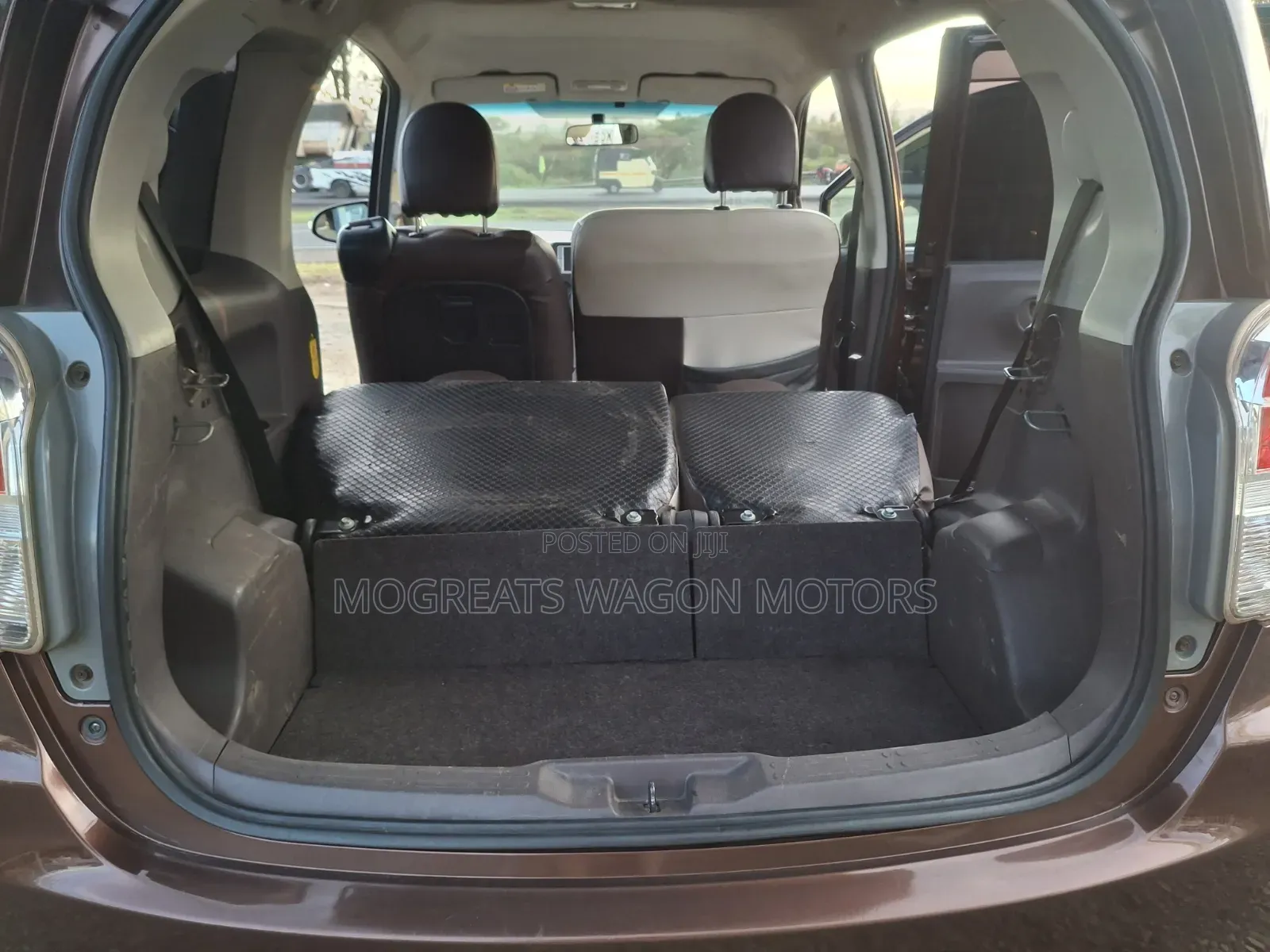 Toyota Spade 2013 Brown