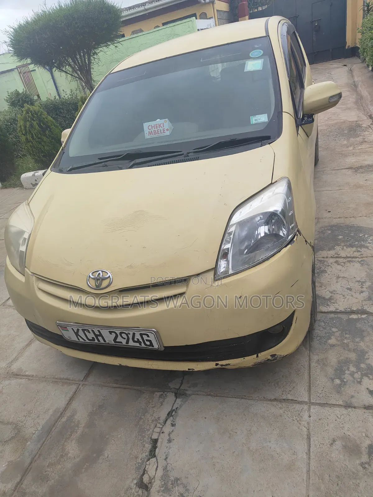 Toyota Passo Sette 2009 Yellow