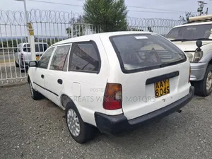 Toyota Corolla 1999 White